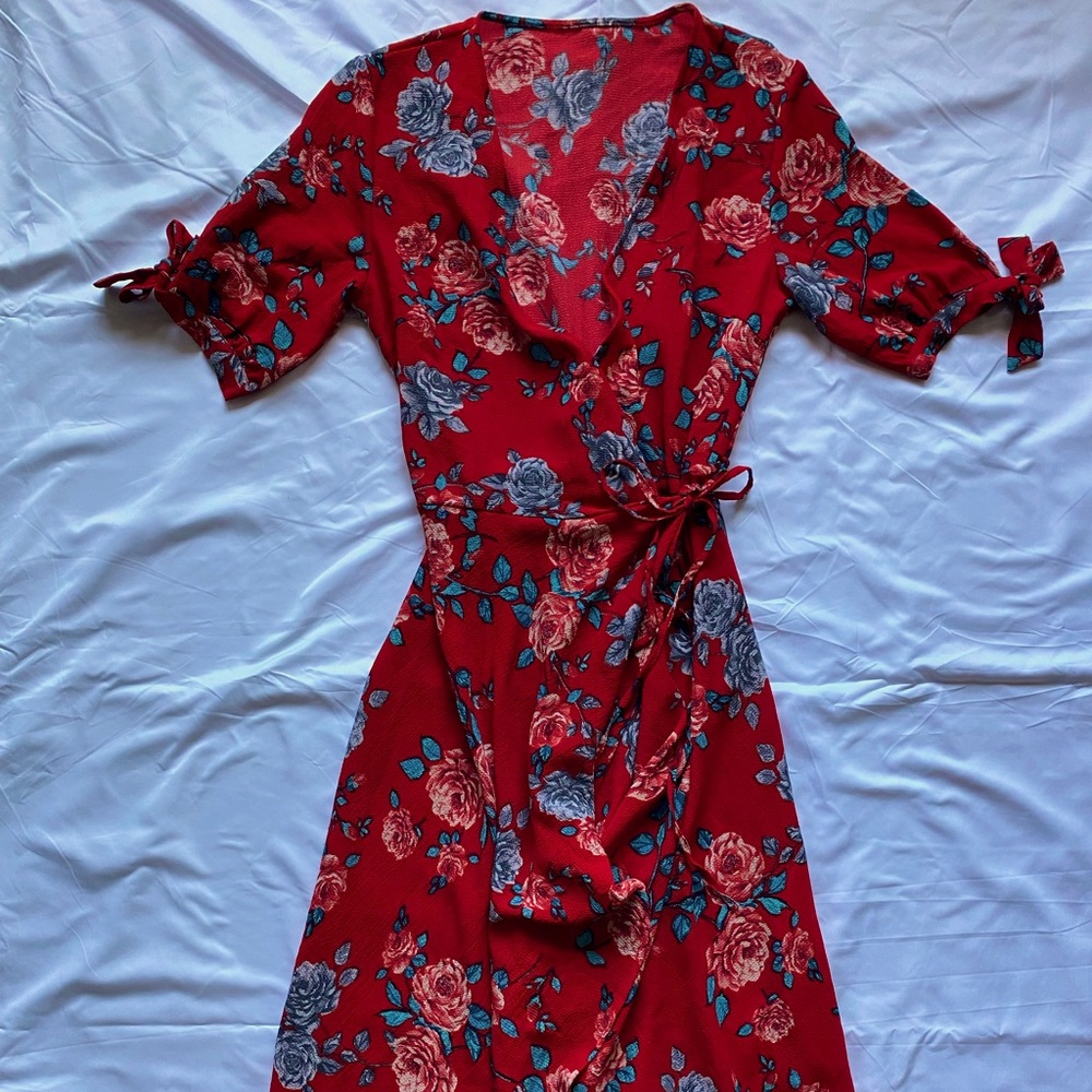 Red Wrap Flowy Dress w Blue Roses Pattern High Front Long Back